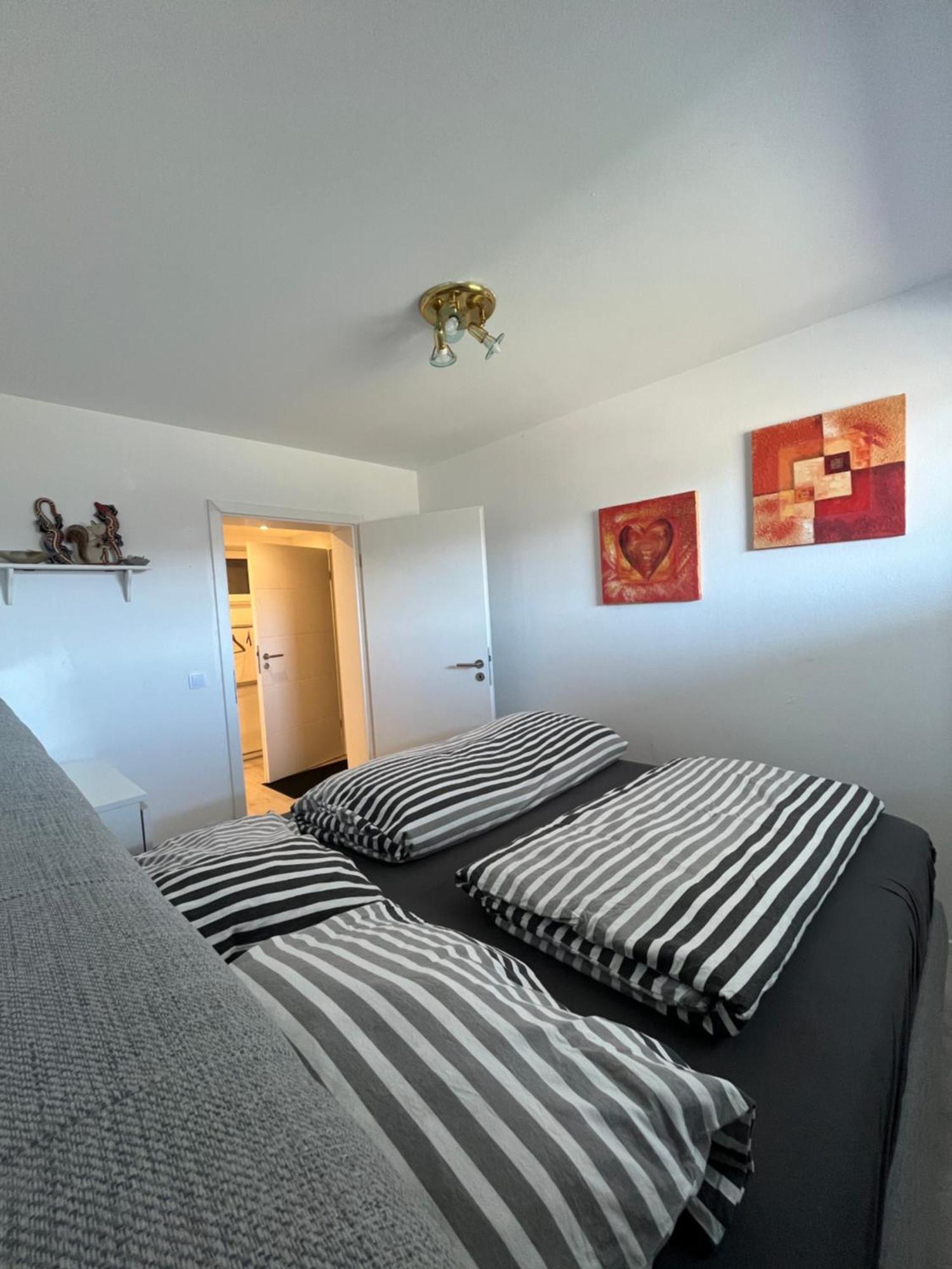Moderne Ferienwohnung Mit Guter Ausstattung Und Self Checkin โบเดนแวร์เดอร์ ภายนอก รูปภาพ